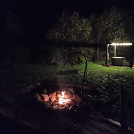 Miedzy Olchami Domek Nad Jeziorem. Noclegi Caloroczne. Cisza, Spokoj. Барчево Екстер'єр фото
