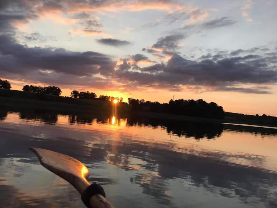 Miedzy Olchami Domek Nad Jeziorem. Noclegi Caloroczne. Cisza, Spokoj. Барчево Екстер'єр фото